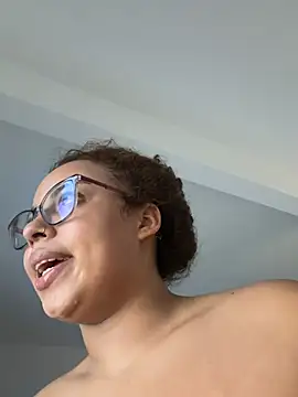 Snapshot of AlesiaCooper chatting on 05/06/26, 11:10 AlesiaCooper online show from 05/06/26, 11:10
