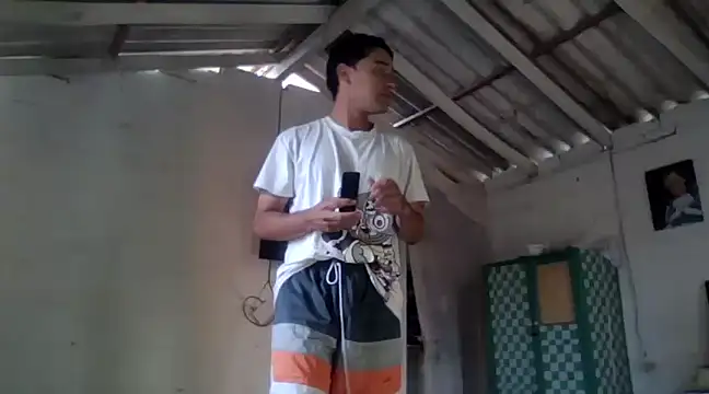 hino chan online show from 03/10/25, 12:59