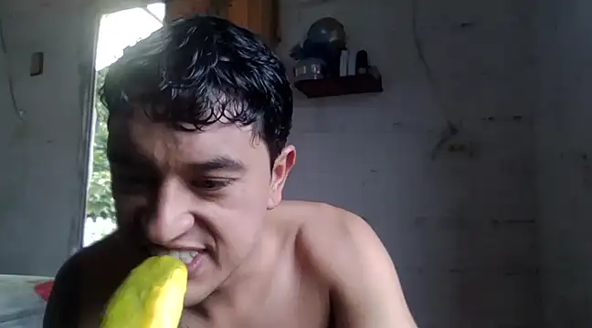 hino chan online show from 03/15/25, 05:04