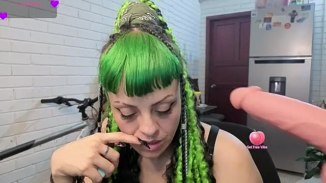 freyaa sorcerees online show from 09/19/25, 06:26