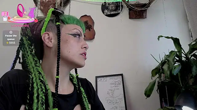 freyaa sorcerees online show from 10/21/25, 06:52