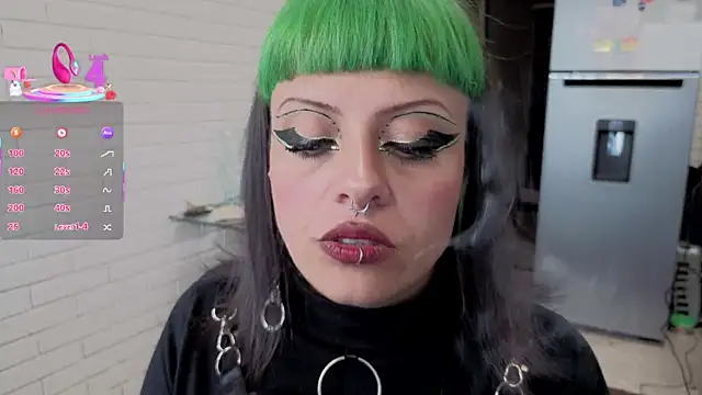 freyaa sorcerees online show from 11/13/25, 03:00