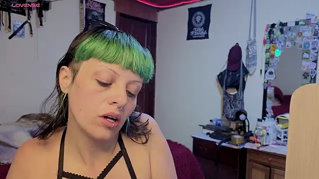 freyaa sorcerees online show from 11/23/25, 02:44