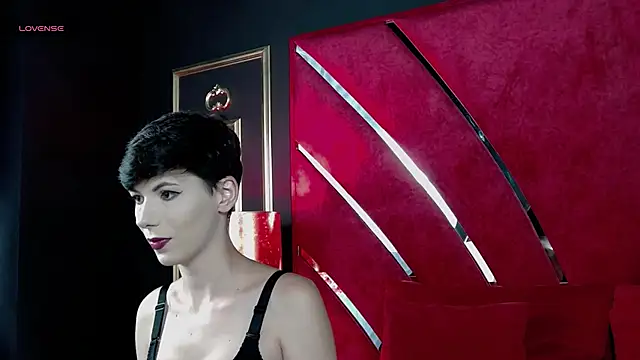 Snapshot of Roxxy_Rouge chatting on 09/13/25, 03:34 Roxxy Rouge online show from 09/13/25, 03:34