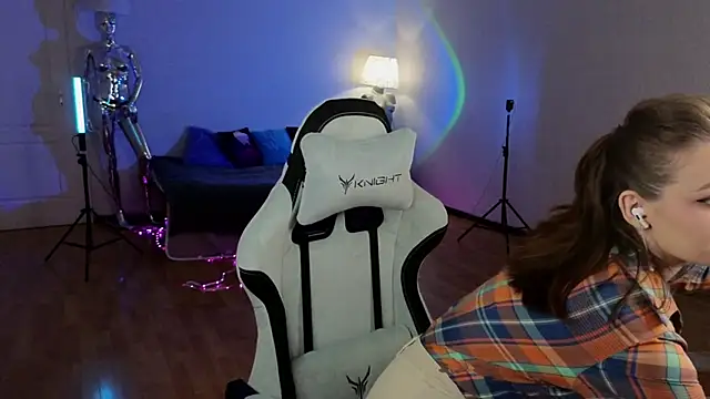 Snapshot of monicaerotic chatting on 03/13/25, 11:38 monicaerotic online show from 03/13/25, 11:38