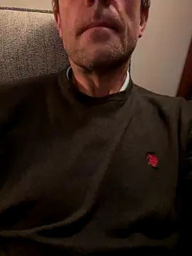 Snapshot of Simon_76 chatting on 11/13/25, 09:14 Simon 76 online show from 11/13/25, 09:14