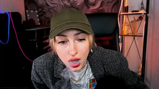 Snapshot of KitanaKimura chatting on 03/08/25, 03:56 KitanaKimura online show from 03/08/25, 03:56