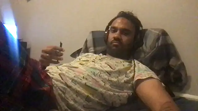 Snapshot of hami513 chatting on 09/22/25, 03:19 hami513 online show from 09/22/25, 03:19