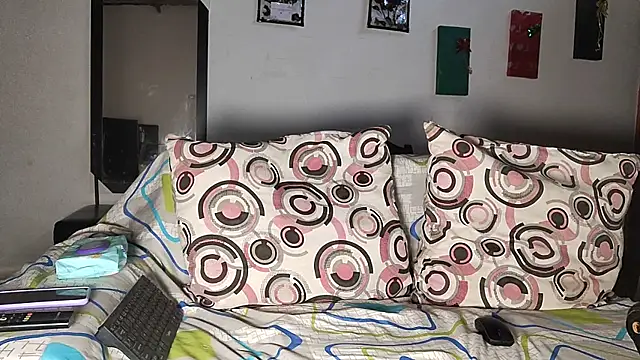 Milu curly online show from 02/25/26, 01:54