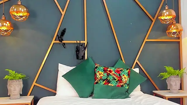 Lia Valmont online show from 03/02/26, 01:40