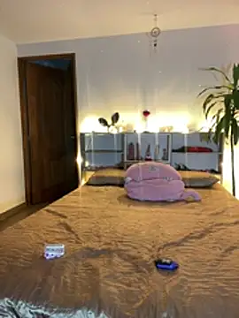 Snapshot of Lia_Valmont chatting on 04/06/26, 01:25 Lia Valmont online show from 04/06/26, 01:25