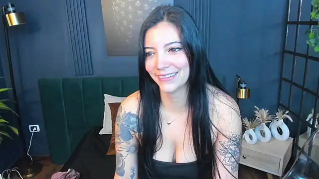 Snapshot of roxy_hell chatting on 01/10/26, 12:29 roxy hell online show from 01/10/26, 12:29