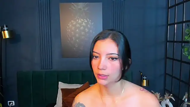 Snapshot of roxy_hell chatting on 01/11/26, 12:21 roxy hell online show from 01/11/26, 12:21