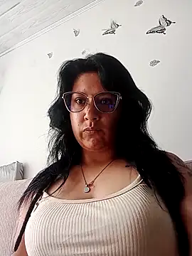 Snapshot of DaniPoison chatting on 09/28/25, 02:00 DaniPoison online show from 09/28/25, 02:00