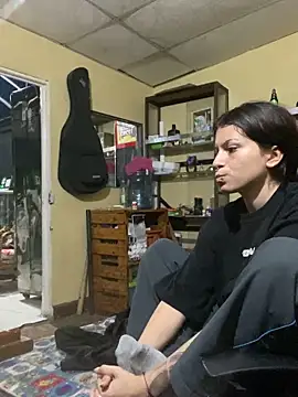 Snapshot of val_zx chatting on 03/29/26, 02:33 val zx online show from 03/29/26, 02:33