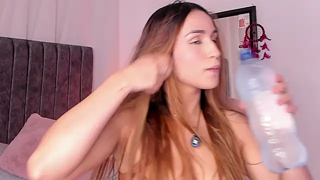 Snapshot of Tefy-Rose chatting on 11/19/25, 02:55 Tefy-Rose online show from 11/19/25, 02:55