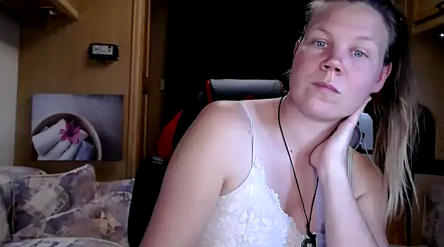 CallMeMaria online show from 12/28/24, 03:48