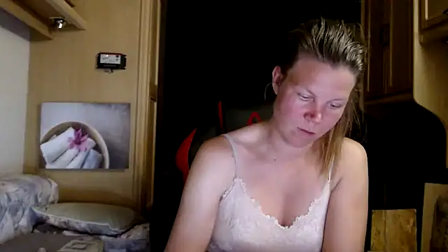 CallMeMaria online show from 01/02/25, 09:39