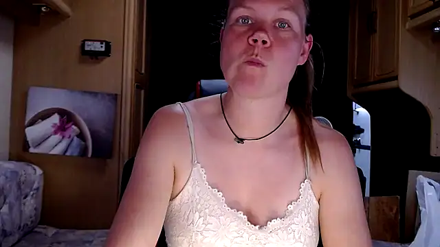 CallMeMaria online show from 01/04/25, 01:21