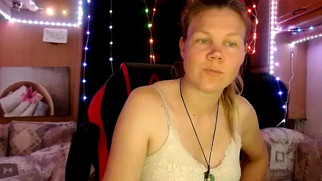 CallMeMaria online show from 02/13/25, 04:39