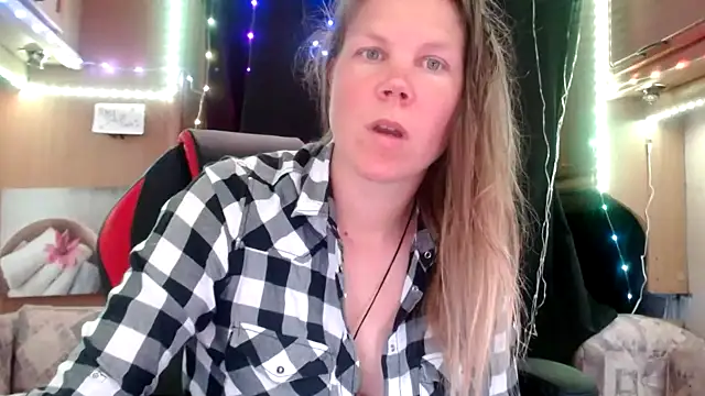 CallMeMaria online show from 02/16/25, 01:27