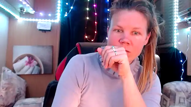 CallMeMaria online show from 03/11/25, 03:34