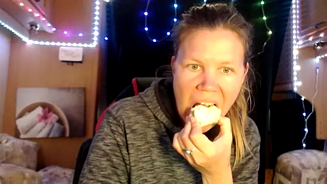 CallMeMaria online show from 03/15/25, 11:51