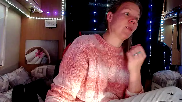 CallMeMaria online show from 03/19/25, 04:02