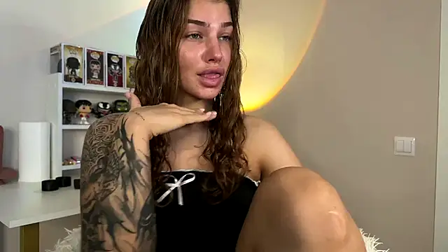 Anna Six online show from 10/05/25, 01:37