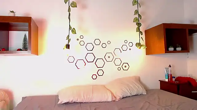 wet valery online show from 12/23/25, 04:10