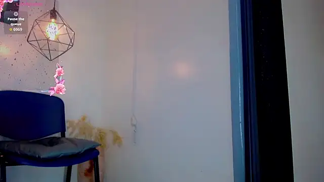 Snapshot of alexsandra_kiss chatting on 09/19/25, 11:22 alexsandra kiss online show from 09/19/25, 11:22