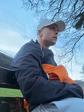 Snapshot of Buroo97 chatting on 04/09/26, 05:51 Buroo97 online show from 04/09/26, 05:51