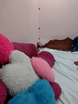 priya 00143 online show from 04/16/26, 09:32