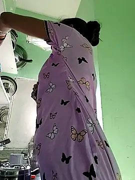 Hotty-Nidhi online show from 11/07/25, 04:56