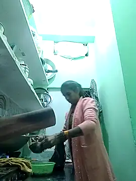 Hotty-Nidhi online show from 12/15/25, 03:49