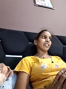 Hotty-Nidhi online show from 05/18/26, 05:08