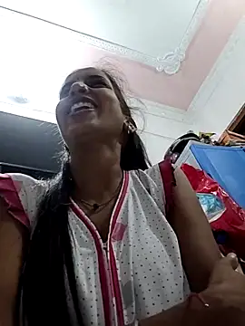 Snapshot of Hotty-Nidhi chatting on 06/03/26, 05:18 Hotty-Nidhi online show from 06/03/26, 05:18