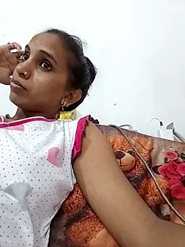 Snapshot of Hotty-Nidhi chatting on 06/04/26, 05:35 Hotty-Nidhi online show from 06/04/26, 05:35