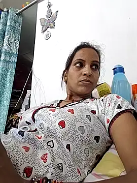 Snapshot of Hotty-Nidhi chatting on 06/12/26, 03:49 Hotty-Nidhi online show from 06/12/26, 03:49