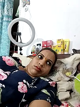 Snapshot of Hotty-Nidhi chatting on 07/01/26, 04:40 Hotty-Nidhi online show from 07/01/26, 04:40