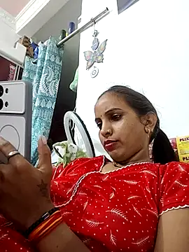 Snapshot of Hotty-Nidhi chatting on 07/05/26, 05:20 Hotty-Nidhi online show from 07/05/26, 05:20