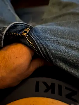 Snapshot of A_DV78 chatting on 04/23/26, 07:05 A DV78 online show from 04/23/26, 07:05