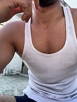 Snapshot of HARSHHU01 chatting on 03/09/25, 04:38 HARSHHU01 online show from 03/09/25, 04:38