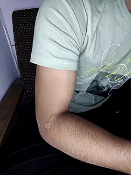 Snapshot of HARSHHU01 chatting on 04/10/26, 05:06 HARSHHU01 online show from 04/10/26, 05:06