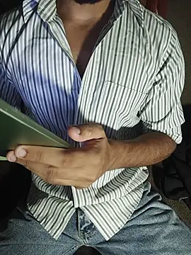 Snapshot of HARSHHU01 chatting on 07/12/26, 09:00 HARSHHU01 online show from 07/12/26, 09:00