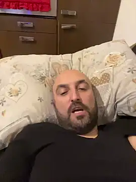 Snapshot of maxxxio12 chatting on 03/11/25, 06:52 maxxxio12 online show from 03/11/25, 06:52