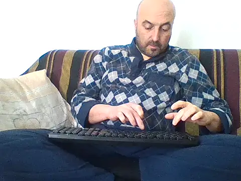 Snapshot of maxxxio12 chatting on 03/15/25, 09:52 maxxxio12 online show from 03/15/25, 09:52