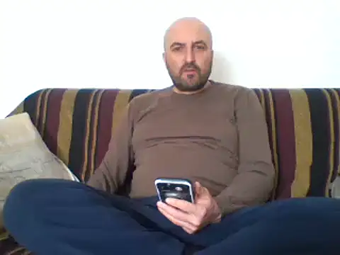 Snapshot of maxxxio12 chatting on 03/15/25, 01:07 maxxxio12 online show from 03/15/25, 01:07