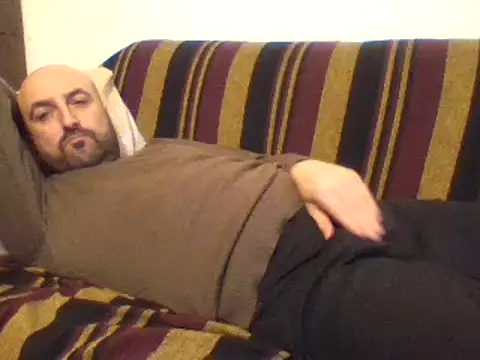 Snapshot of maxxxio12 chatting on 03/17/25, 06:42 maxxxio12 online show from 03/17/25, 06:42