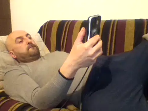 Snapshot of maxxxio12 chatting on 03/21/25, 10:39 maxxxio12 online show from 03/21/25, 10:39